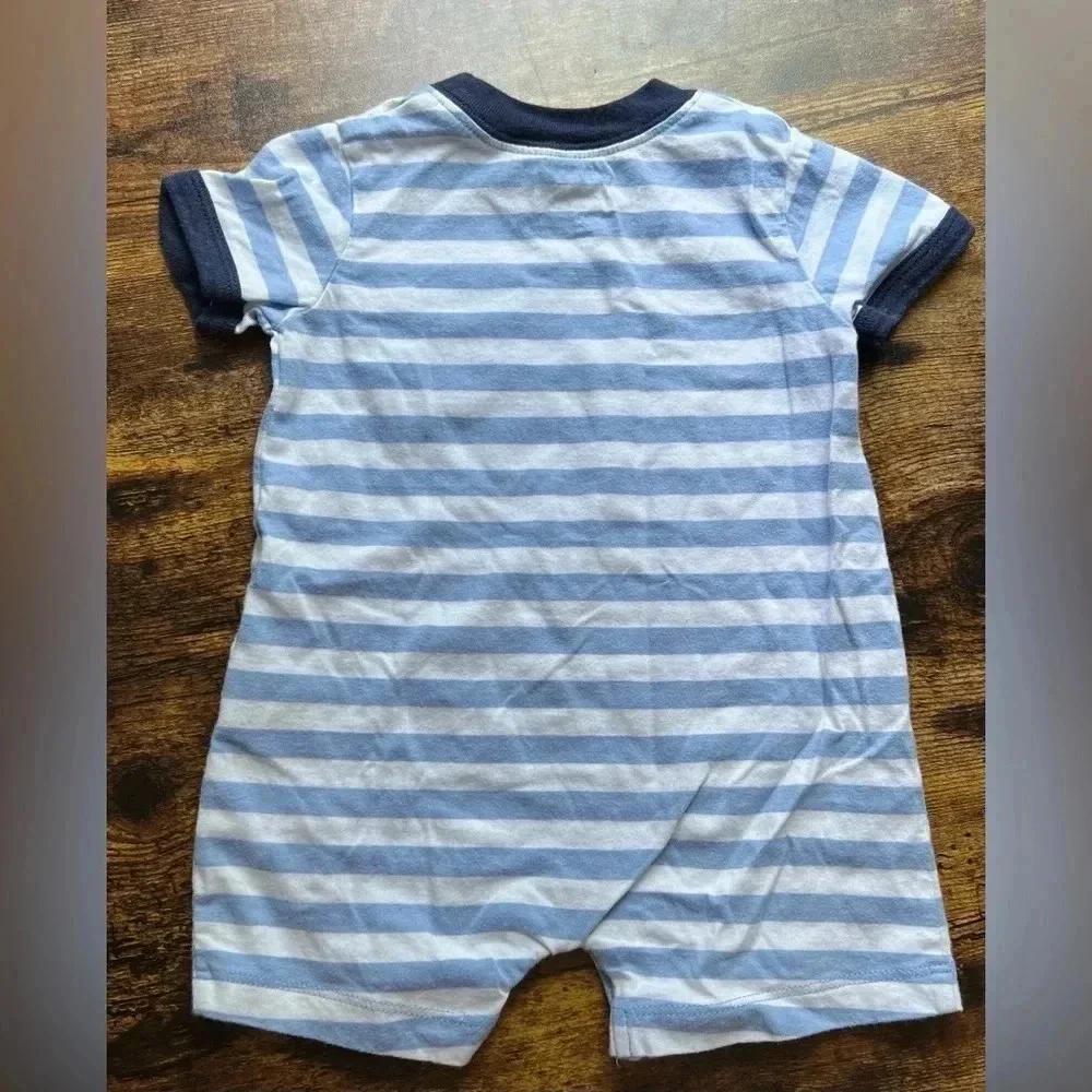 BUNDLE: Carter’s | 2- boys one piece outfits. Size: 6M/9M​